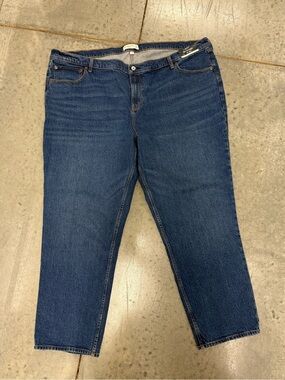 Abercrombie & Firtch Curve Love The Straight Mid Rise 37
